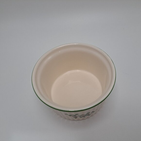 Spode Christmas Tree Earthenware Fluted Ramekin Holly Decor Green Trim Replace - Picture 6 of 7